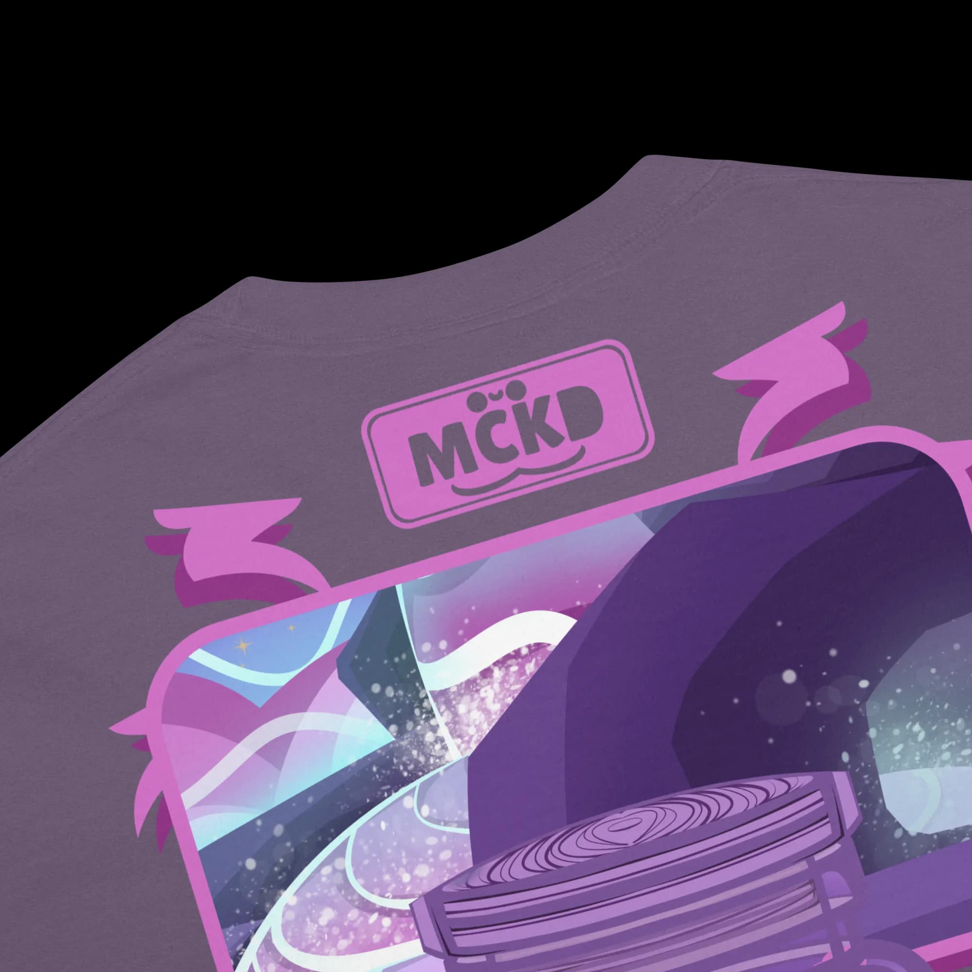 Zoom on back character artwork and logo details — Cooki 0 - Heavy Cotton Shirt — Machikoulidana / mckd.studio